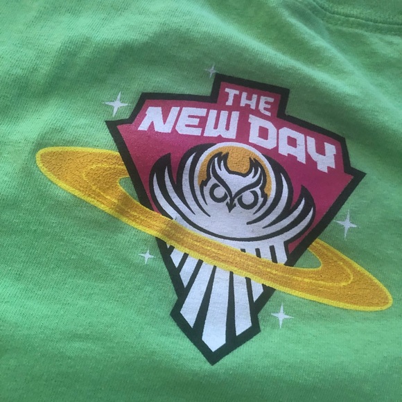 ✨💚WWE A New Day — NEW DAY POPS! t-shirt💚✨ - Picture 4 of 5